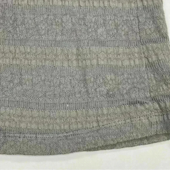 FREE PEOPLE Gray Textured Knit Fitted Criss Cross Back Dress Sz Medium - Picture 7 of 8